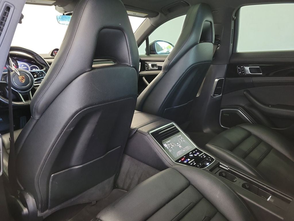 2017 Porsche Panamera 4 Executive