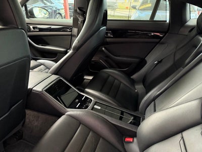 2017 Porsche Panamera 4 Executive