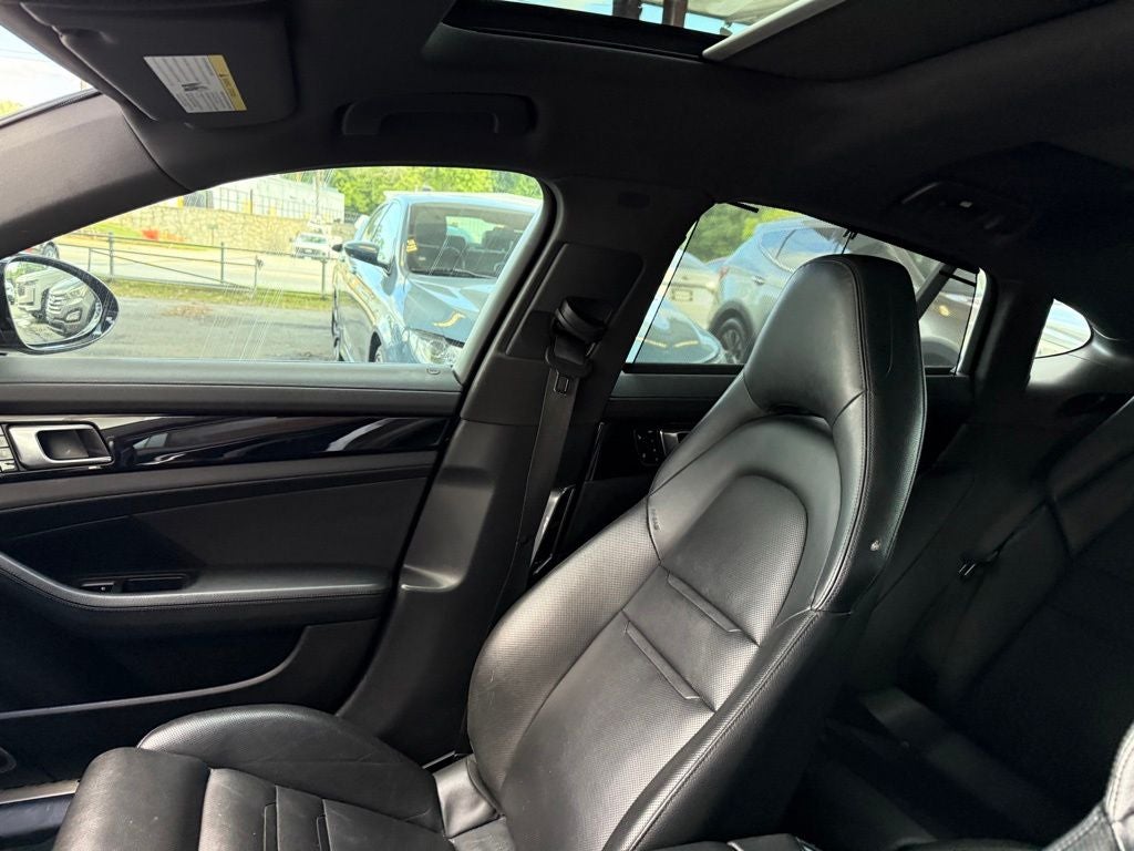 2017 Porsche Panamera 4 Executive