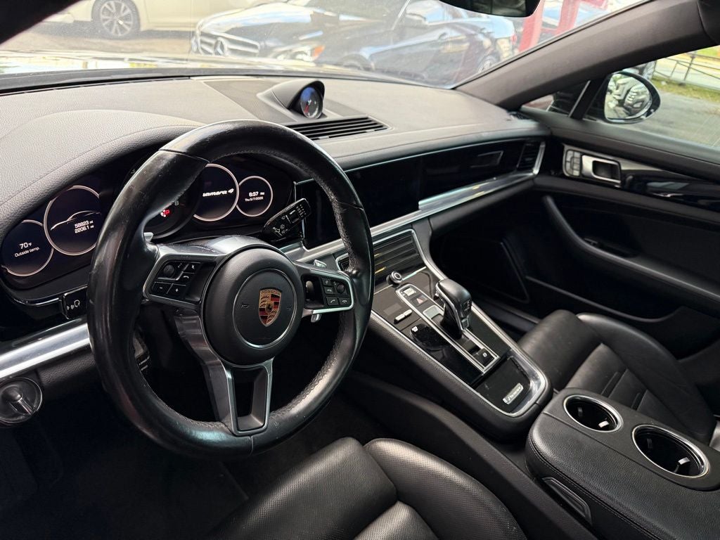 2017 Porsche Panamera 4 Executive