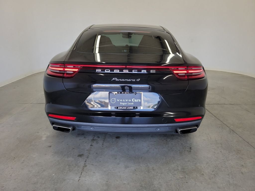 2017 Porsche Panamera 4 Executive