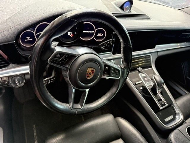 2017 Porsche Panamera 4 Executive