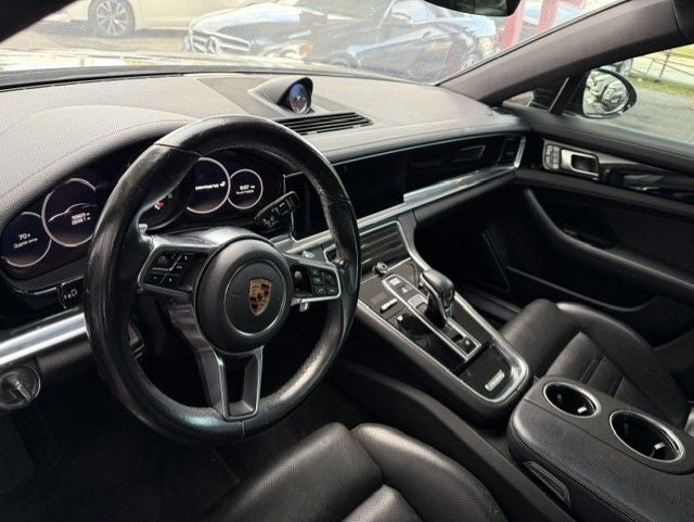 2017 Porsche Panamera 4 Executive