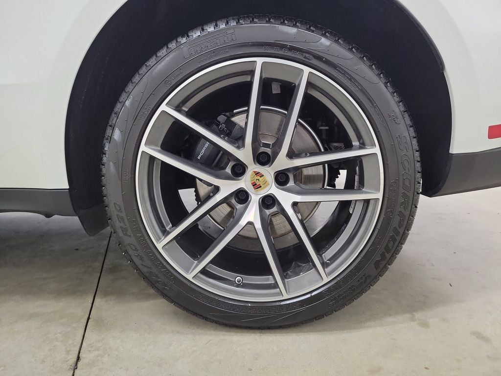 2023 Porsche Macan T