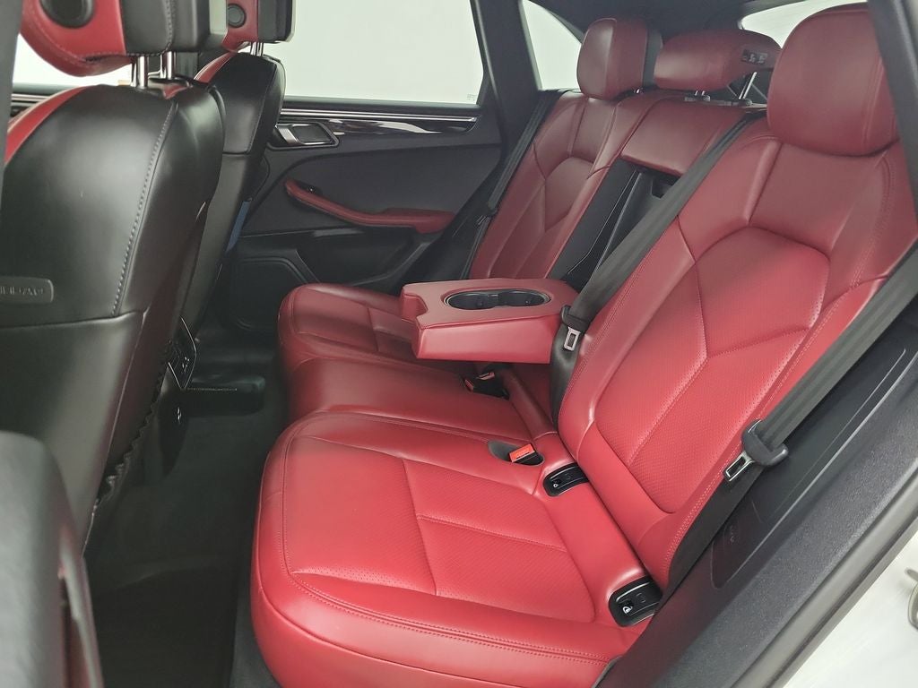 2023 Porsche Macan T