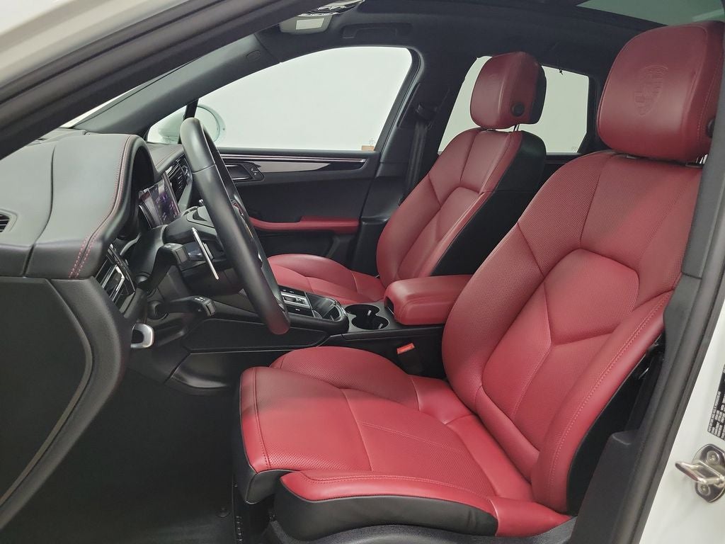 2023 Porsche Macan T