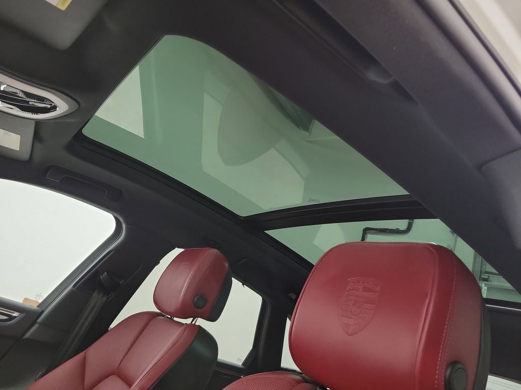 2023 Porsche Macan T