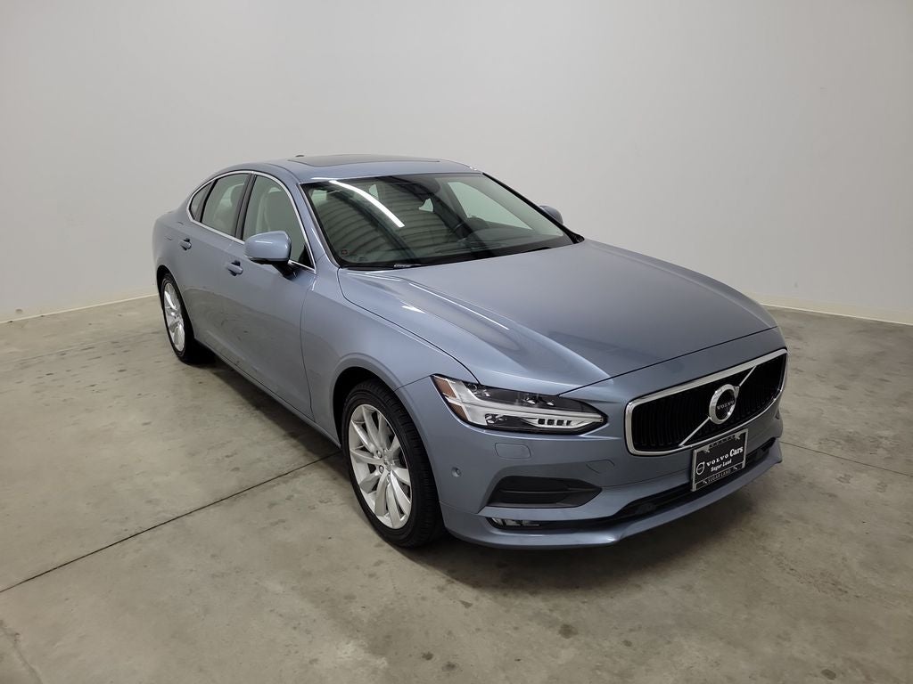 2017 Volvo S90 T6 Momentum