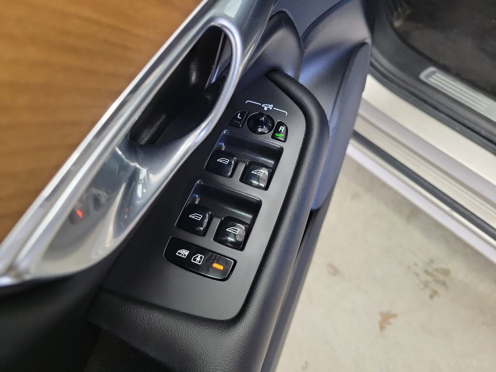 2023 Volvo XC90 B6 Plus 6-Seater