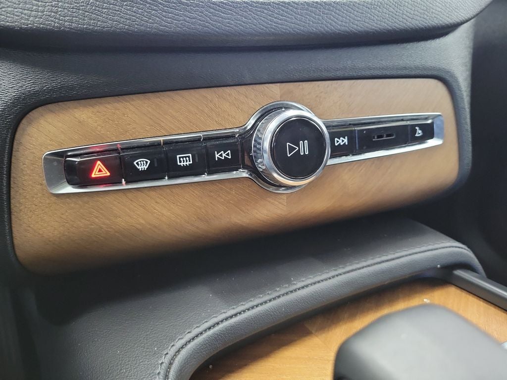 2023 Volvo XC90 B6 Plus 6-Seater