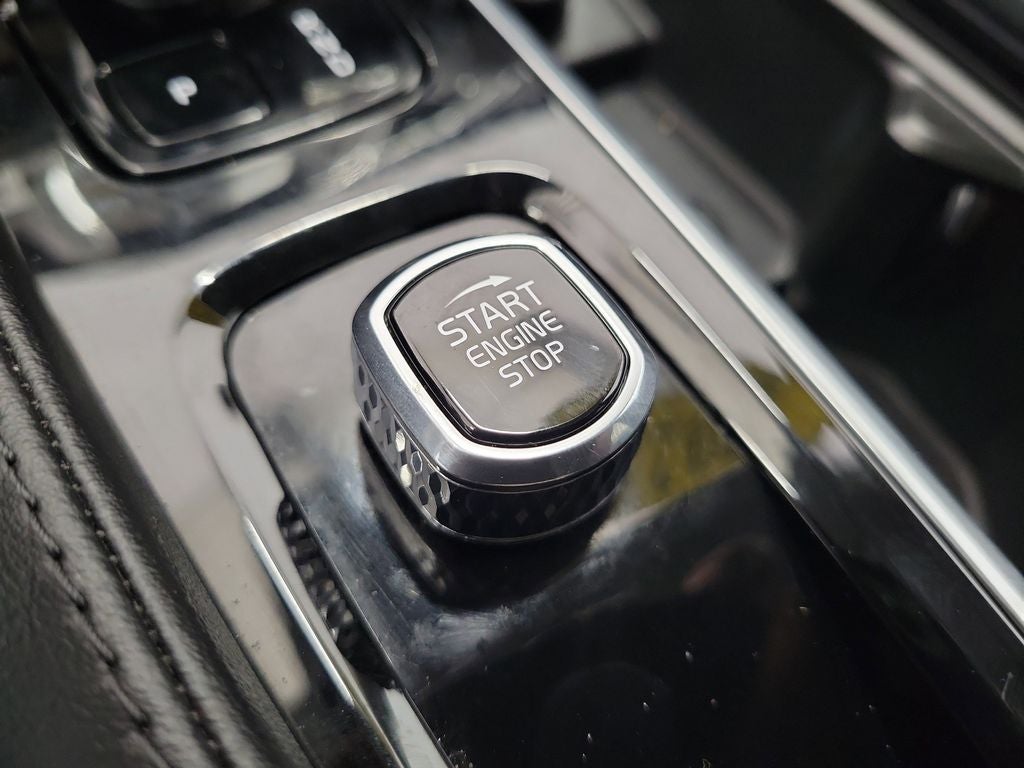 2023 Volvo XC90 B6 Plus 6-Seater