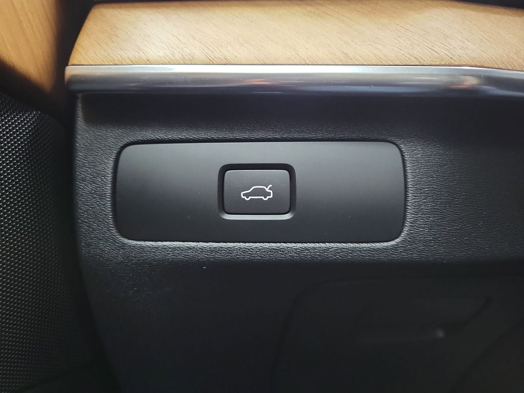 2023 Volvo XC90 B6 Plus 6-Seater