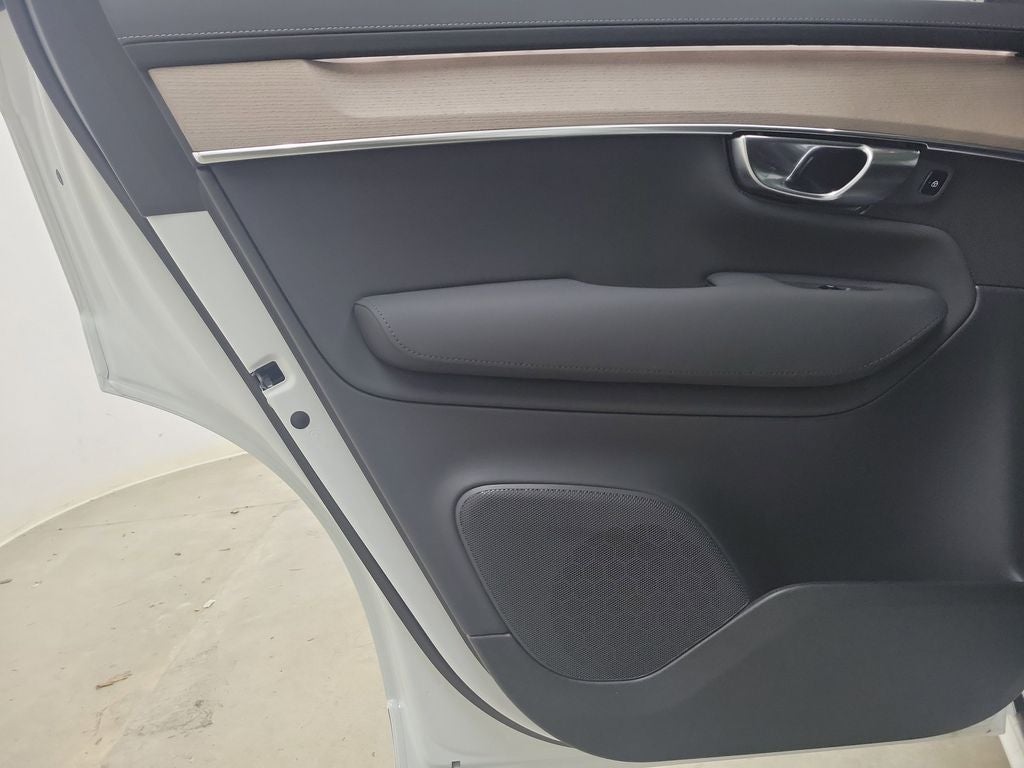 2026 Volvo XC90 B6 Plus 6-Seater