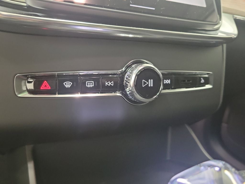 2026 Volvo XC90 B6 Plus 6-Seater