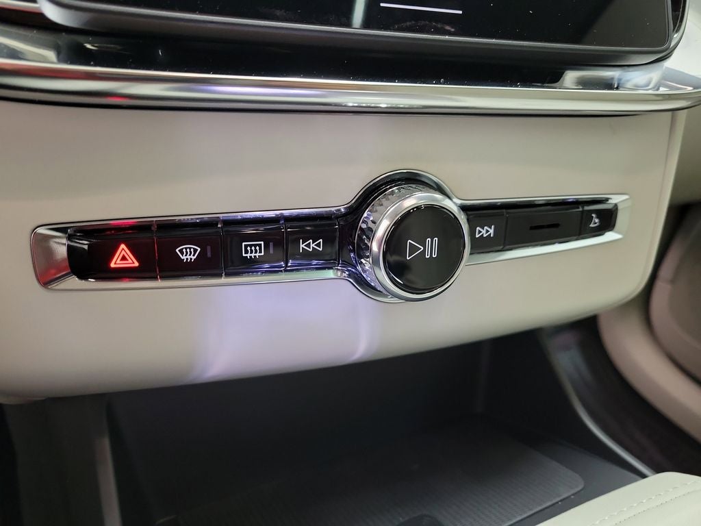 2026 Volvo XC90 B6 Ultra