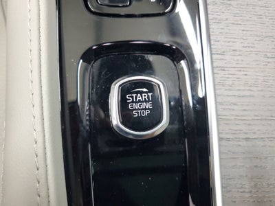 2025 Volvo XC90 B6 Plus 7-Seater