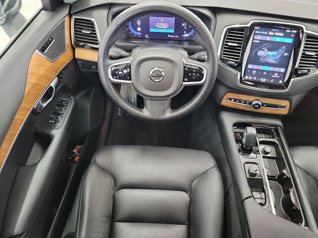 2025 Volvo XC90 B6 Plus 7-Seater