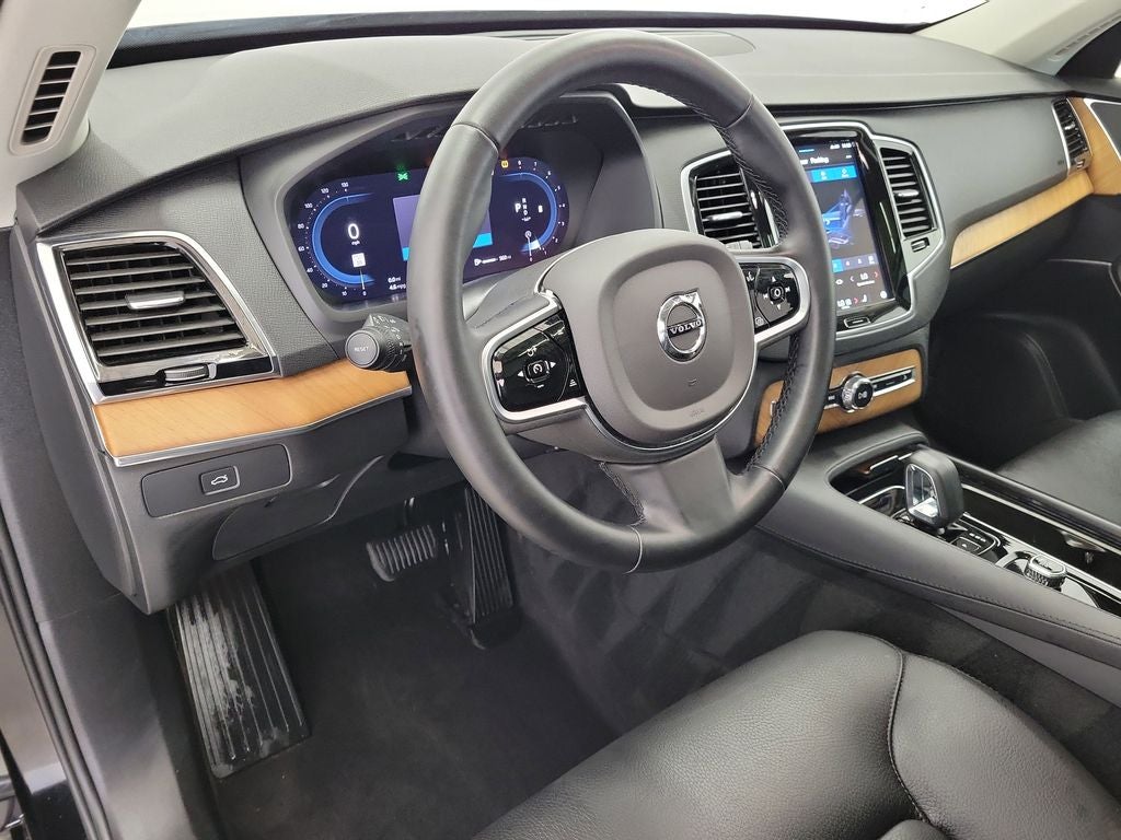 2025 Volvo XC90 B6 Plus 7-Seater
