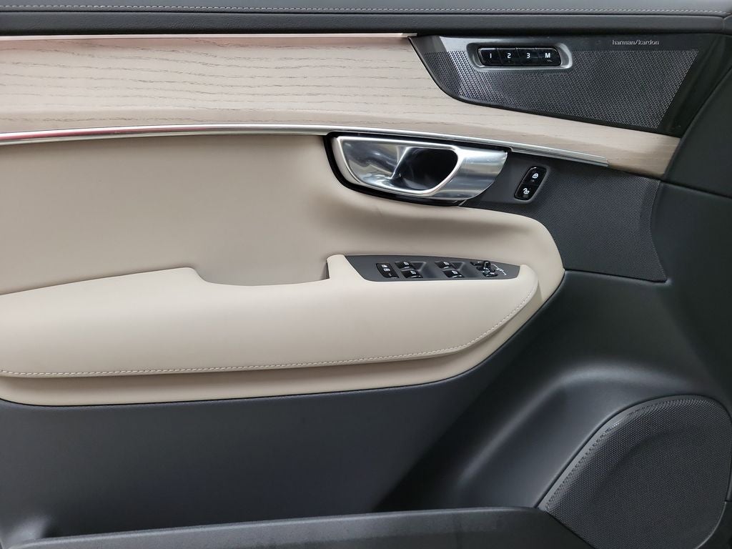 2026 Volvo XC90 B6 Plus 7-Seater