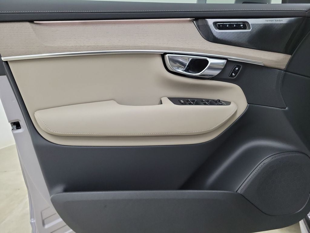 2026 Volvo XC90 B6 Plus 7-Seater