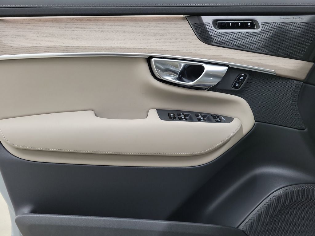 2026 Volvo XC90 B6 Plus 7-Seater