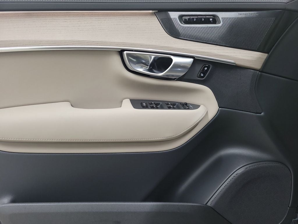 2026 Volvo XC90 B6 Plus 7-Seater