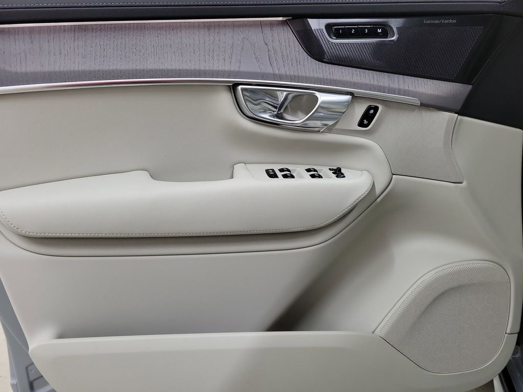 2026 Volvo XC90 B6 Ultra