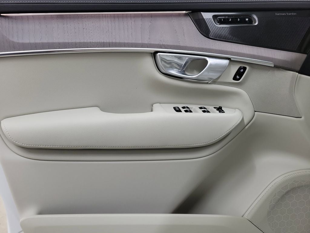 2026 Volvo XC90 B6 Ultra