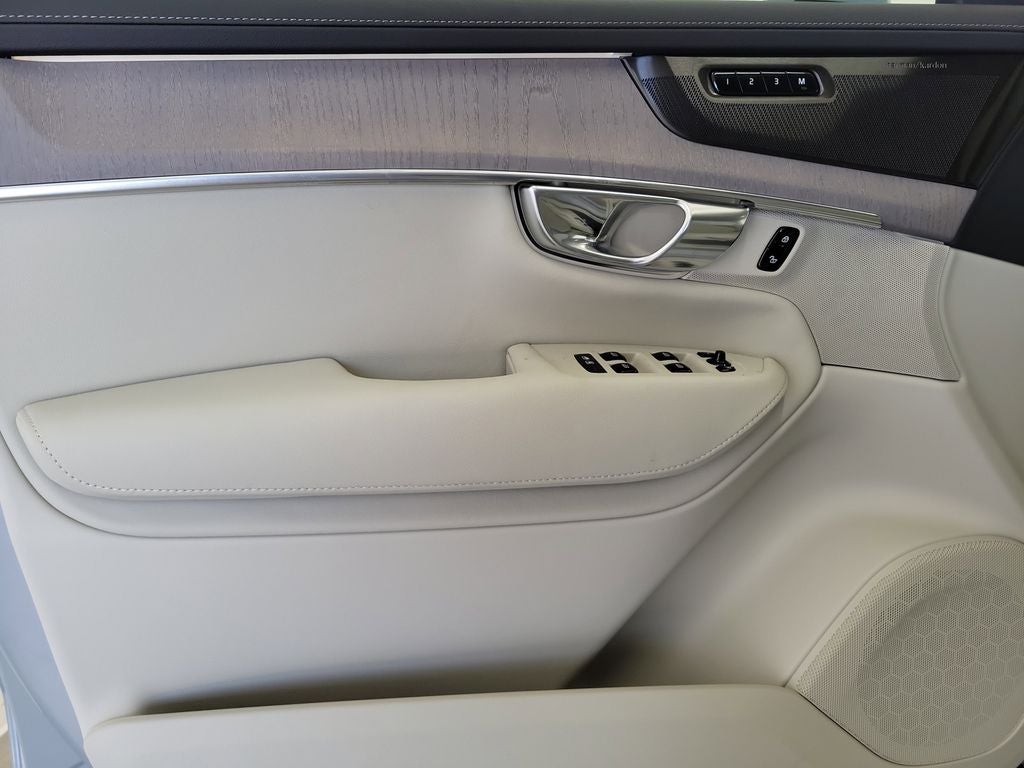 2026 Volvo XC90 B6 Ultra