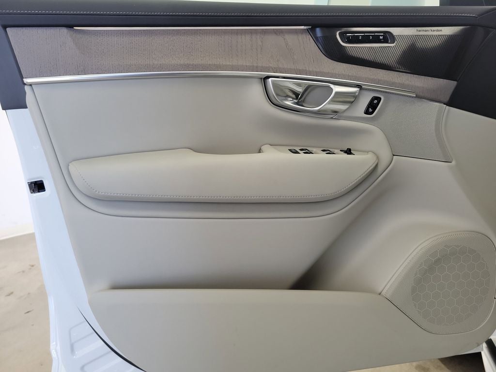 2026 Volvo XC90 B6 Ultra