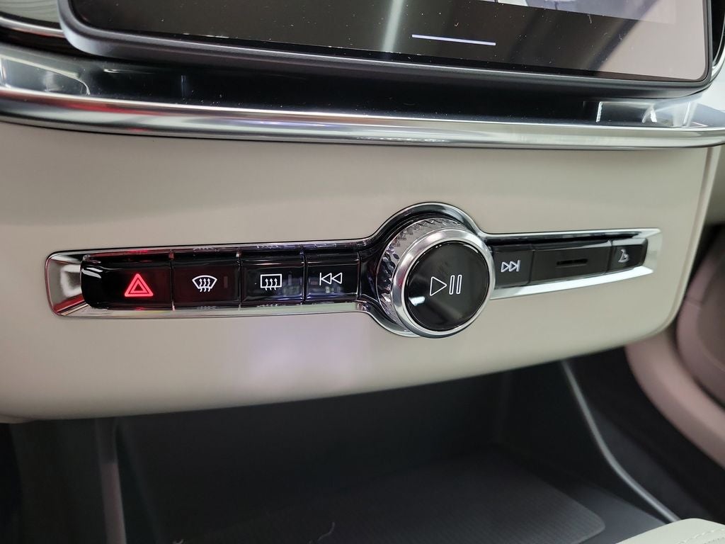 2026 Volvo XC90 B6 Ultra