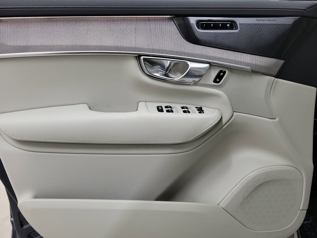 2026 Volvo XC90 B6 Ultra