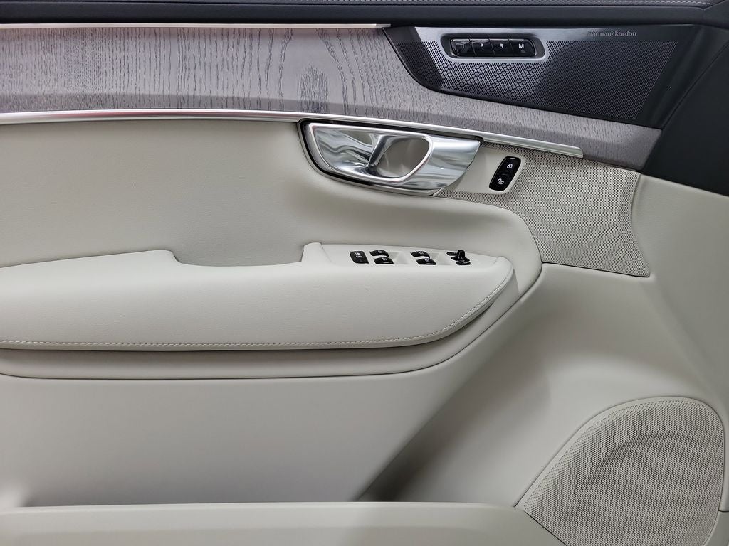 2026 Volvo XC90 B6 Ultra