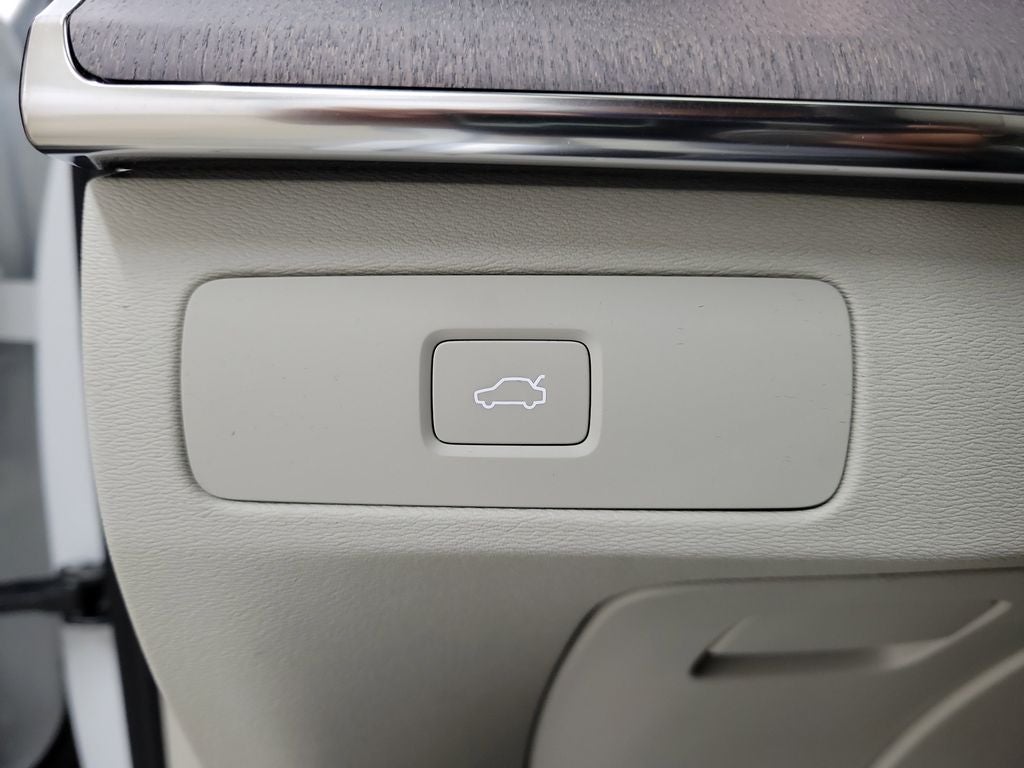 2026 Volvo XC90 B6 Ultra