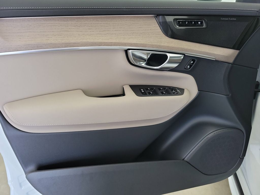 2026 Volvo XC90 B6 Ultra