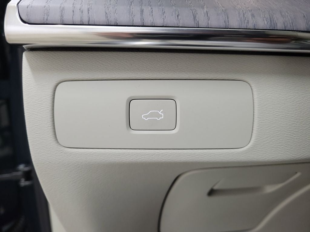 2026 Volvo XC90 B6 Ultra