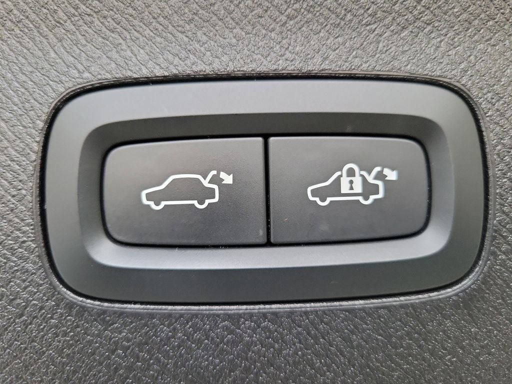 2023 Volvo XC90 B6 Plus 7-Seater