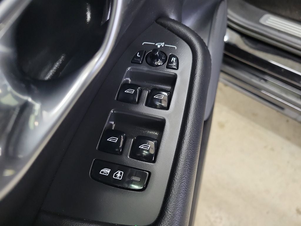 2023 Volvo XC90 B6 Plus 7-Seater