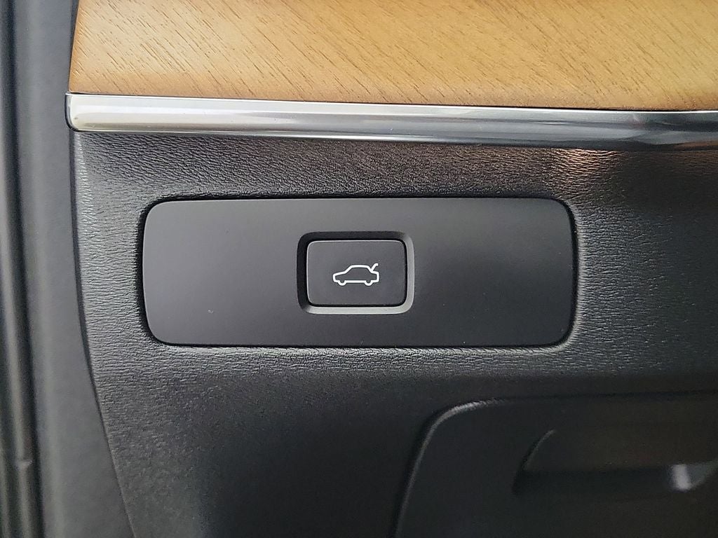 2023 Volvo XC90 B6 Plus 7-Seater