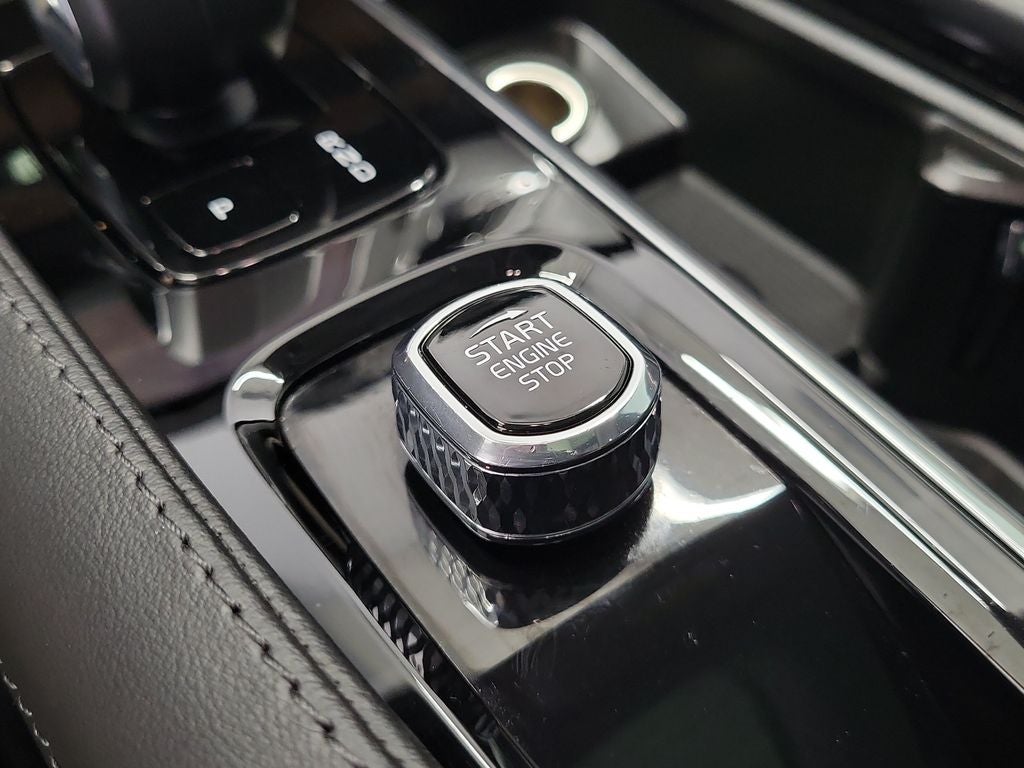2023 Volvo XC90 B6 Plus 7-Seater