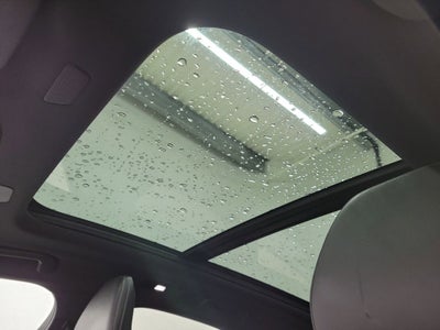 2022 Volvo XC60 B6 R-Design