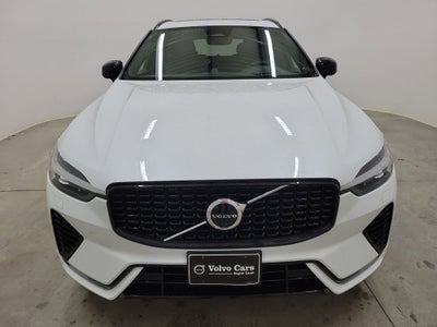2022 Volvo XC60 B6 R-Design