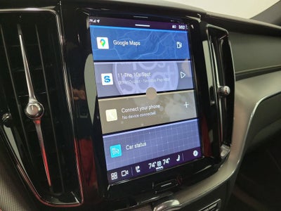 2022 Volvo XC60 B6 R-Design