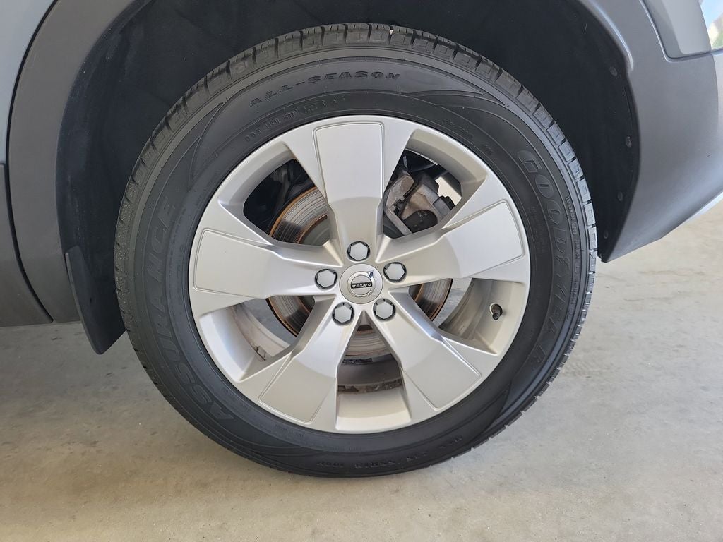 2021 Volvo XC40 Momentum