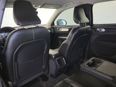 2021 Volvo XC40 Momentum