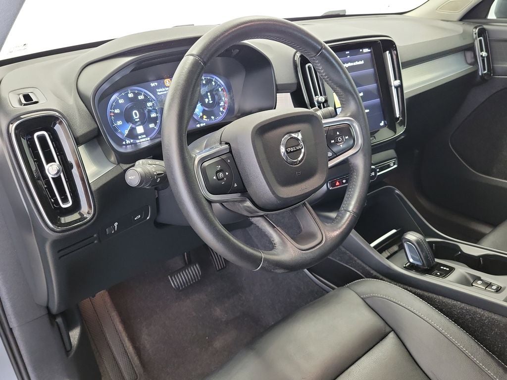2021 Volvo XC40 Momentum