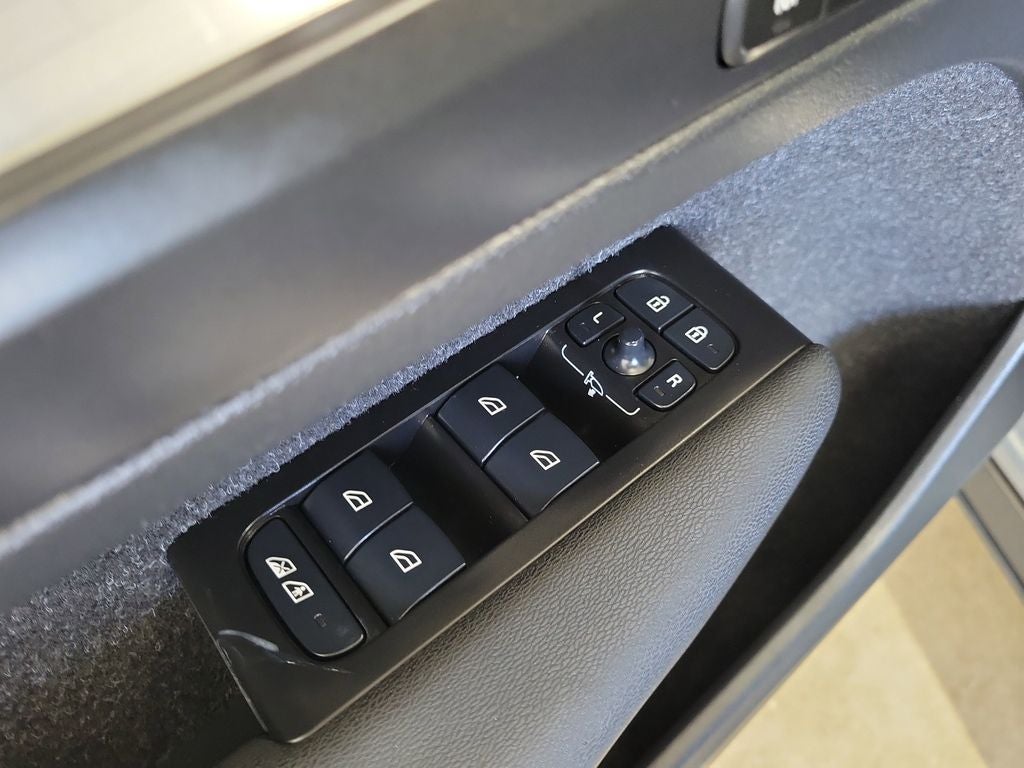 2021 Volvo XC40 Momentum