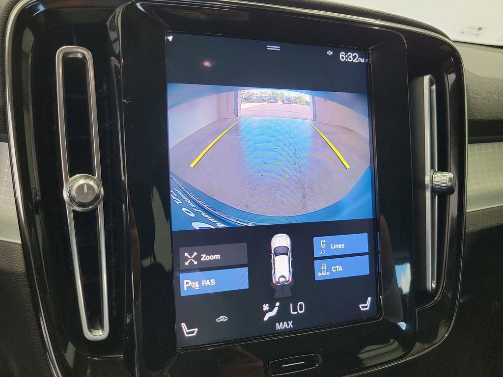 2021 Volvo XC40 Momentum