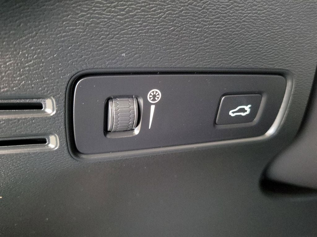 2021 Volvo XC40 Momentum