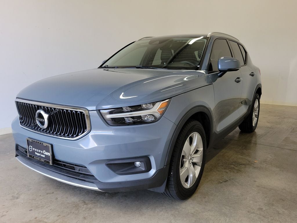 2021 Volvo XC40 Momentum